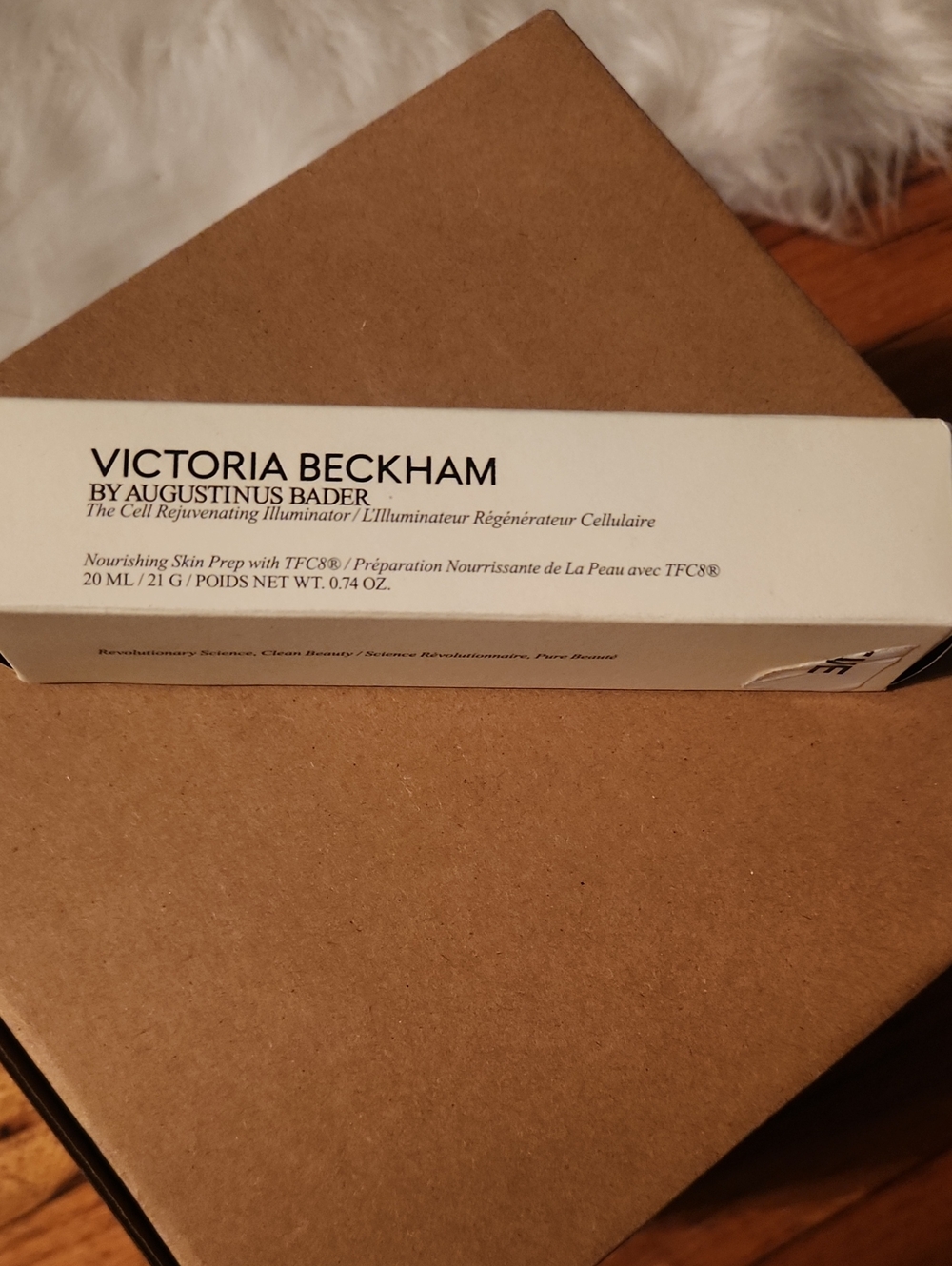 Victoria Beckham Nourishing Skin Prep - Cream White Packaging